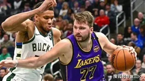 杜兰特转会独行侠：NBA转会市场风云再起，火箭队面临挑战