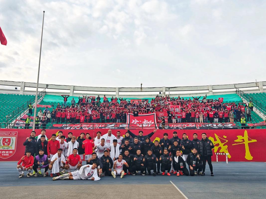 边裁两次举旗，两次进球有效，河南队如继续神奇泰山球迷：还要谁